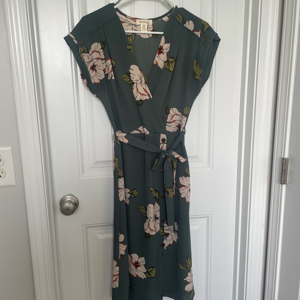 Monteau Green Wrap Midi Dress with Cap Dolman Sleeves